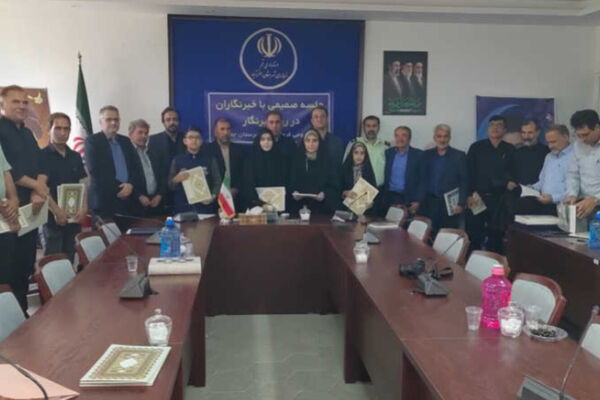 آیین تقدیر فرماندار شهرستان جعفرآباد از خبرنگاران 
