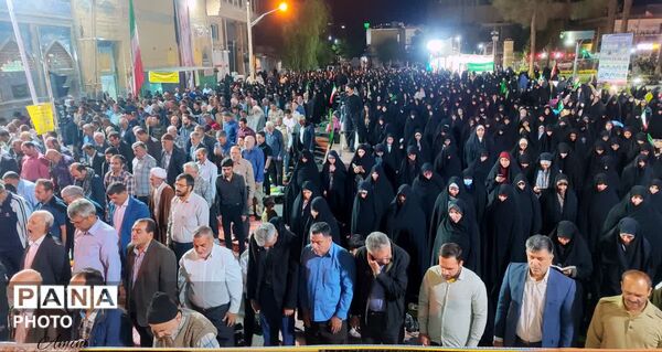 تجمعات حماسی در نجف آباد همراه با اقامه نماز استغاثه