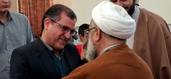 دیدار معاون سیاسی و اجتماعی فرمانداری  کاشمر با معتکفین دانش آموز مسجد جامع