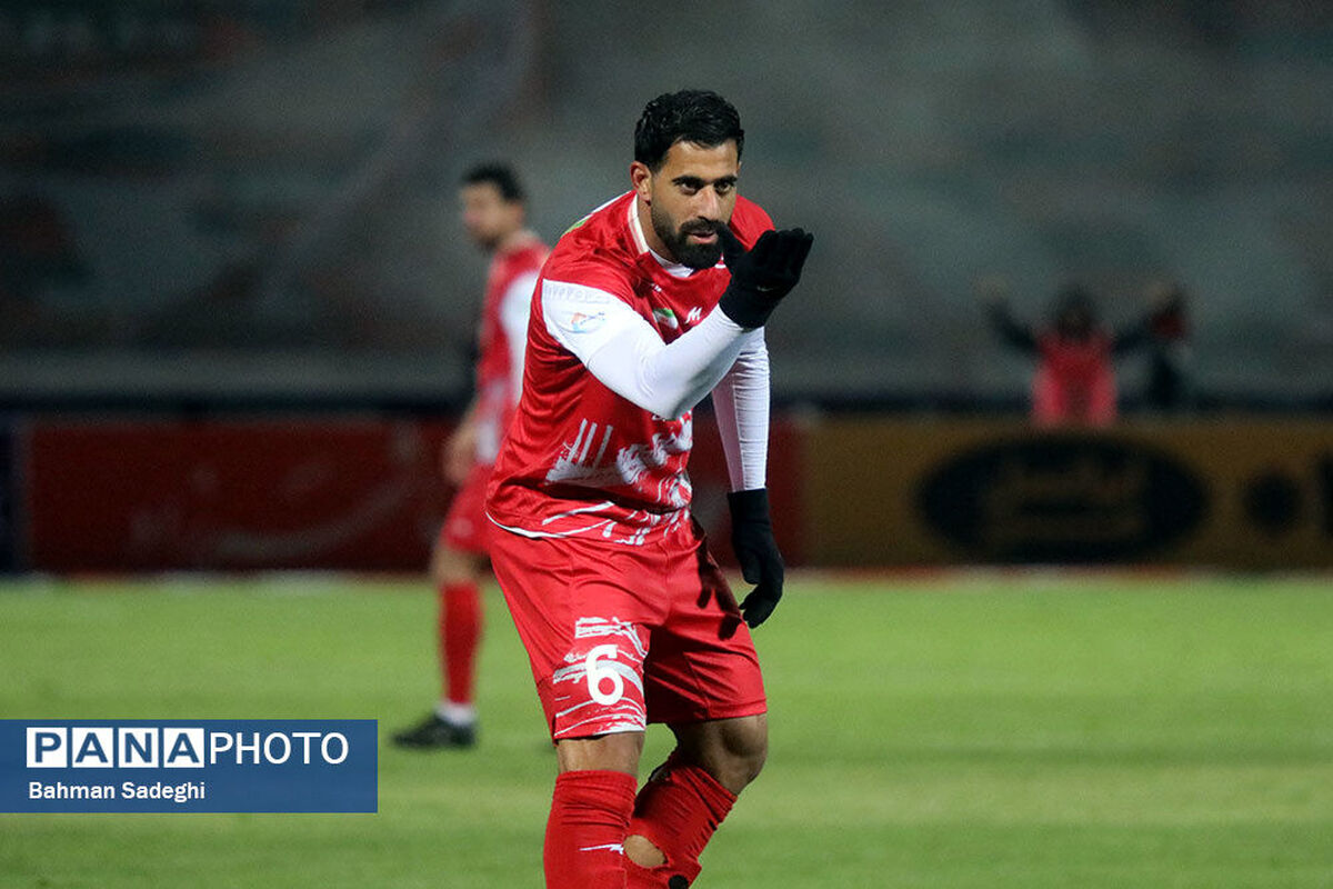 خانه نشینی کاپیتان پرسپولیس تا نیم‌فصل

