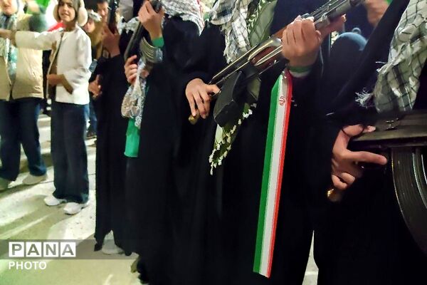 شیعه امام خود را تنها نمی گذارد 