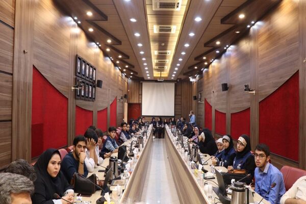 نشست صمیمی فعالین رسانه ای دانش‌آموزان با مدیرعامل خبرگزاری پانا