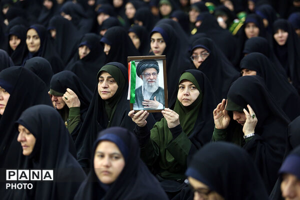 آیین خطبه خوانی خادمان حرم حضرت معصومه(س) در روز دختر