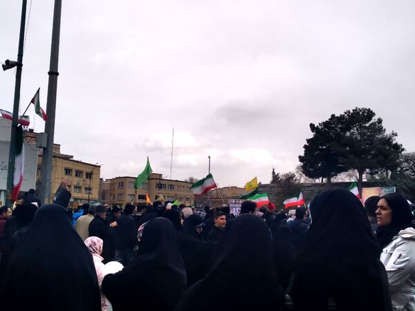 شکوه همدلی در روز پیروزی