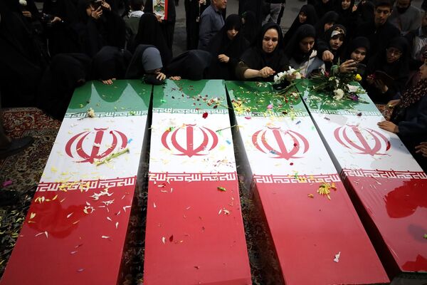 برگزاری مراسم باشکوه استقبال از شهدای گمنام در کرج 