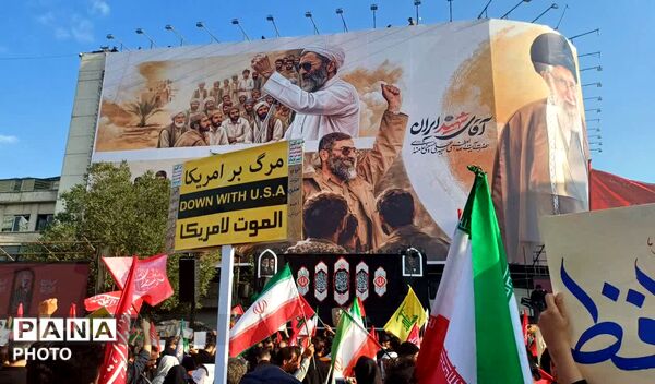 آخرین بدرقه رهبر شهید انقلاب در تهران