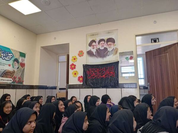 مراسم سوگواری شهادت بانوی دوعالم در دبیرستان مادرمهربان خلیل آباد