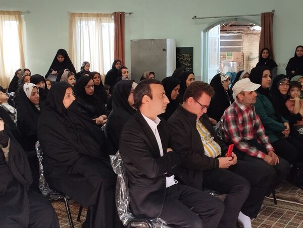 جلسه انجمن و اولیا در هنرستان کاردانش حافظ 