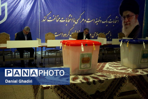 حضور سیدابراهیم رئیسی رئیس‌جمهوری در انتخابات 11 اسفند 1402