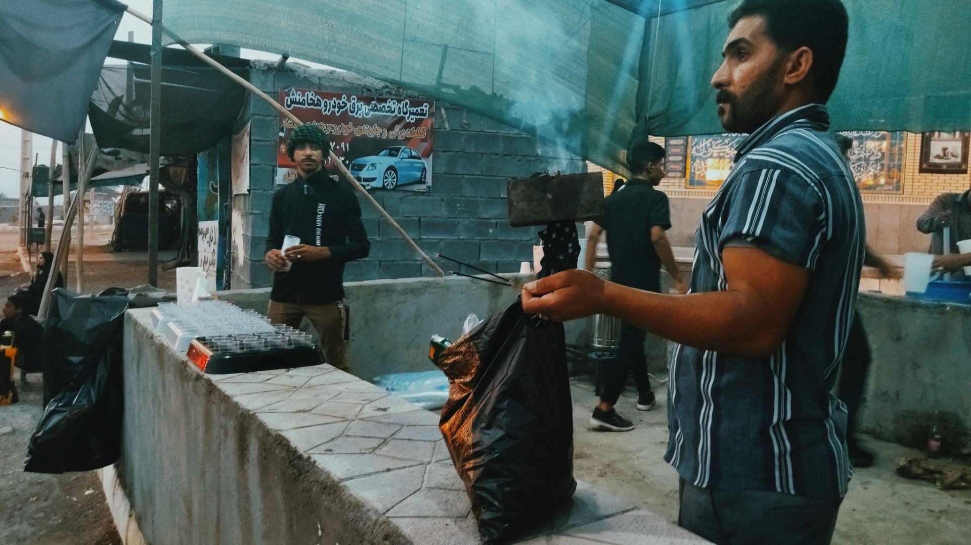 جاماندگان اربعین در مسیر شاه قطب‌الدین حیدر شهرستان رودان