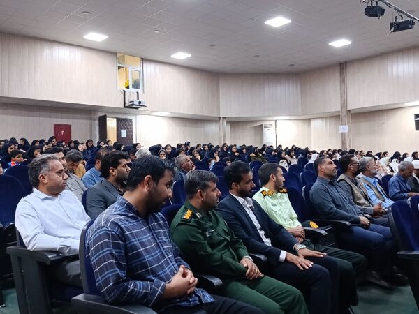 یادواره شهدای فرهنگی و دانش‌آموز شهرستان حاجی آباد
