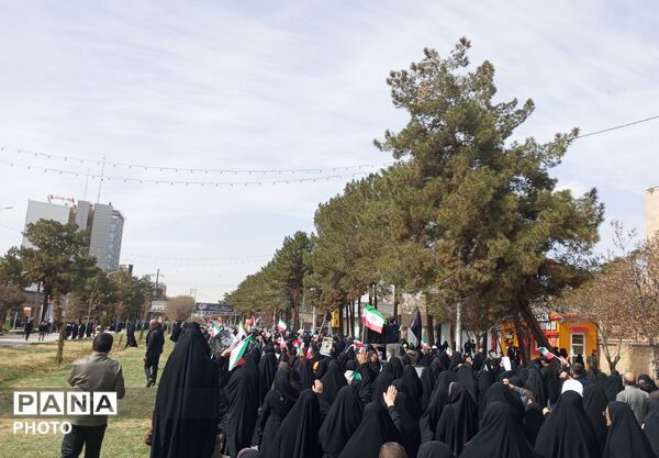 تشییع پیکر مطهر شهدای پایگاه نظامی هوانیروز