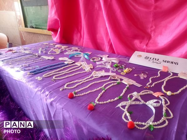 نمایشگاه کار و فناوری در دبیرستان نشاط بهارستان‌دو