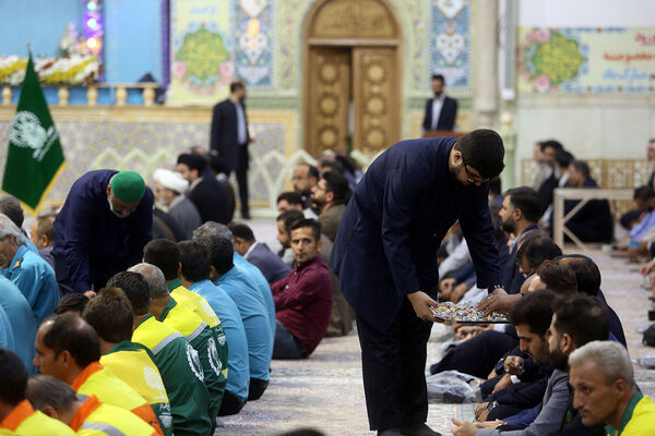 آیین خطبه خوانی خادمان حرم حضرت معصومه(س) به مناسبت روز قم