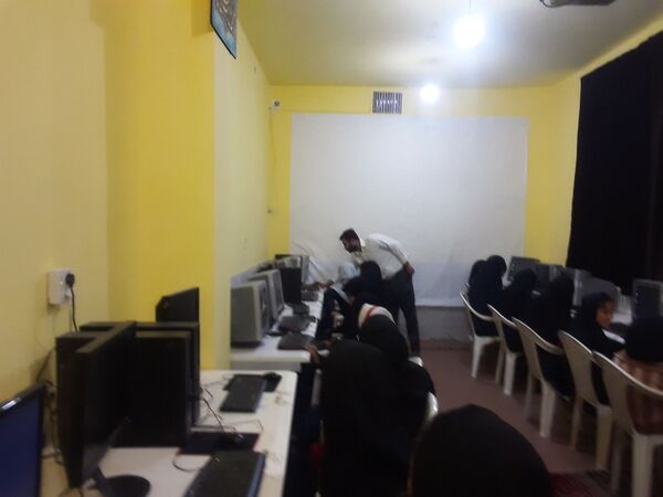 کلاس یادگیری کار با رایانه در کانون لقمان