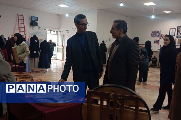 جشنواره "ایران رنگارنگ" در هنرستان سعادت پردیس