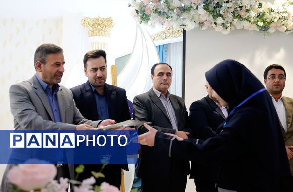 آیین تجلیل از برگزیدگان جشنواره‌های فرهنگی و هنری شمال‌غرب کشور در تبریز