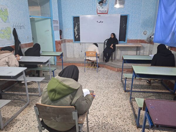 امتحانات نوبت اول در مدرسه برادران رحمانی خلیل آباد