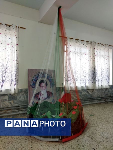 فضاسازی اردوی تمشک توسط دانش‌آموزان و فرهنگیان شهر راز