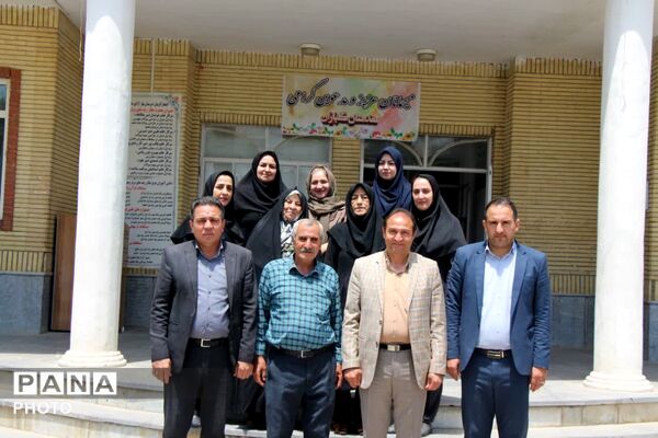 اجرای طرح خاطره سازان با حضور مدیر آموزش وپرورش شهرستان در آموزشگاه موسی صدر آشخانه
