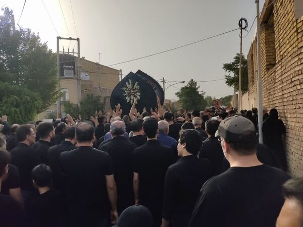 کاروان بزرگ علم گردانی در کاشان
