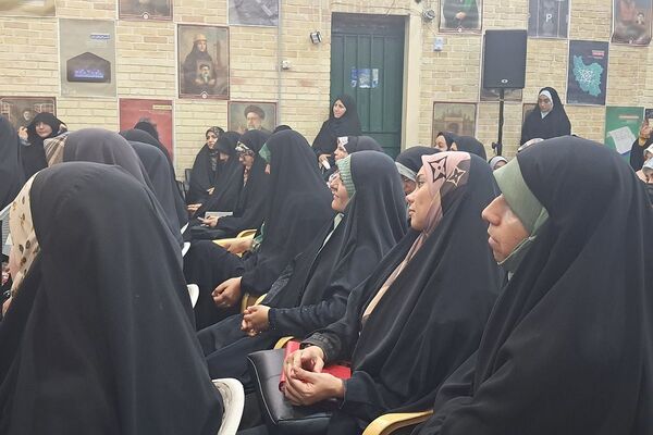 برگزاری نشست تبیینی بانوان ملارد به مناسبت سالگرد ارتحال امام خمینی(ره) و شهدای خدمت
