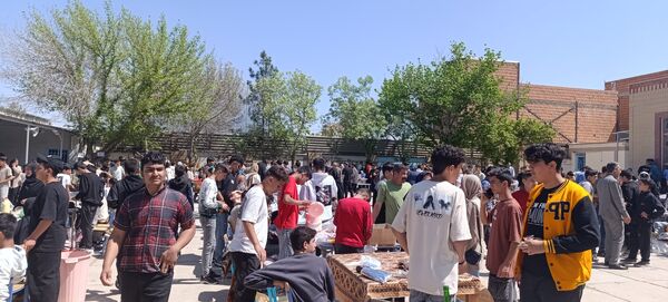 برپایی بازارچه در مدرسه ولیعصر آشخانه 