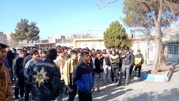 آیین تجلیل و قدردانی از برترین‌های مسابقات فوتسال درون مدرسه‌ای در دبیرستان امام رضا (ع) 