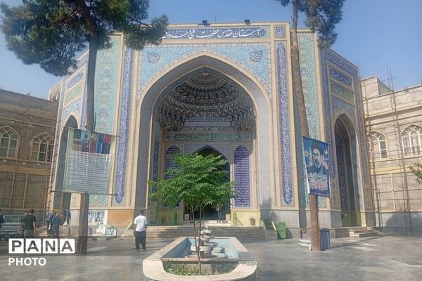 تجدید میثاق دانش‌آموزان مدرسه ایثار با آرمان‌های شهدا
