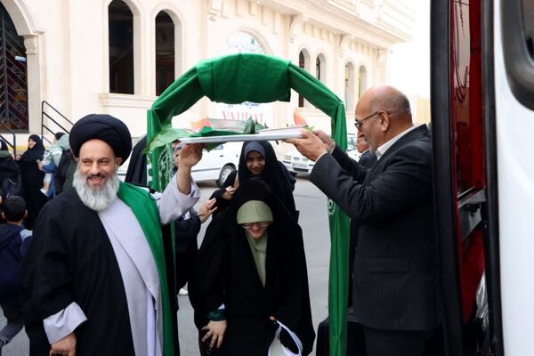 اعزام دانش‌آموزان دختر یزدی به سفر معنوی حج عمره