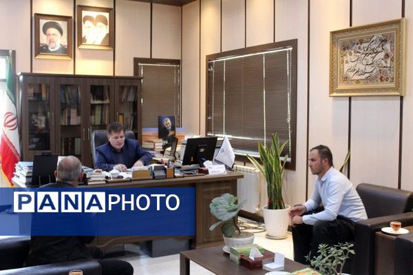 دیدار چهره‌به‌چهره فرماندار اشتهارد با مردم