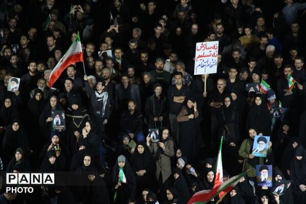 اجتماع عظیم هیات‌های یزدی در سوگ شهادت رهبر انقلاب