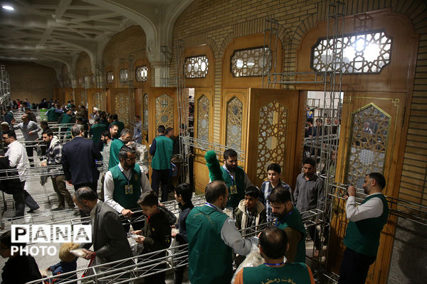 سفره افطاری حرم کریمه اهل بیت(س) در ماه ضیافت الهی