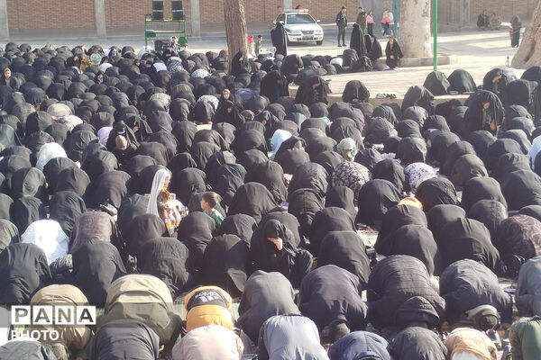 نماز عید فطر در مصلای شهر بهمن