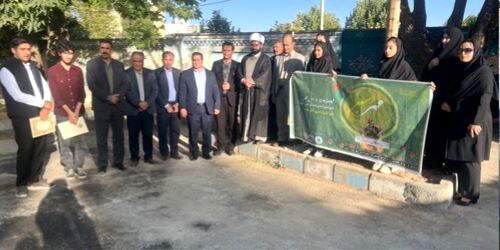 اجرای پویش مهر سبز در دبیرستان هیات‌امنایی پردیس نورآباد