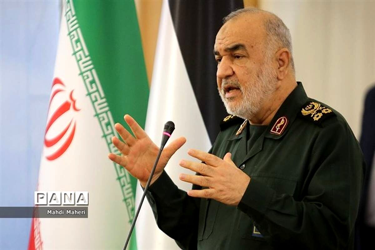 سپاه و ارتش پناهگاه مطمئن و افتخار آفرین ملت هستند