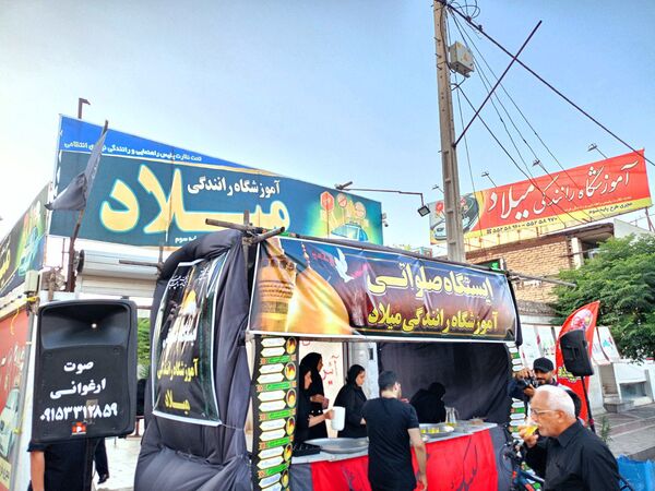 پذیرایی جانانه موکب های کاشمر از عزاداران حسینی
