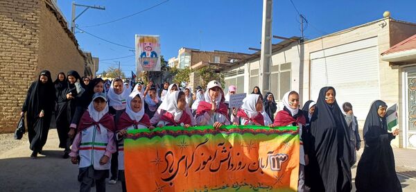 شوراب صغیر میزبان راهپیمایی باشکوه ۱۳ آبان و بزرگداشت روز دانش‌آموز