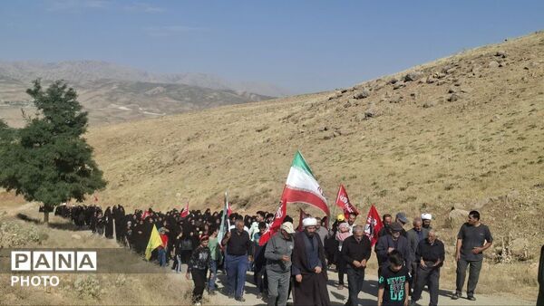 پیاده روی جاماندگان اربعین، نمادی از عشق به امام حسین(ع)