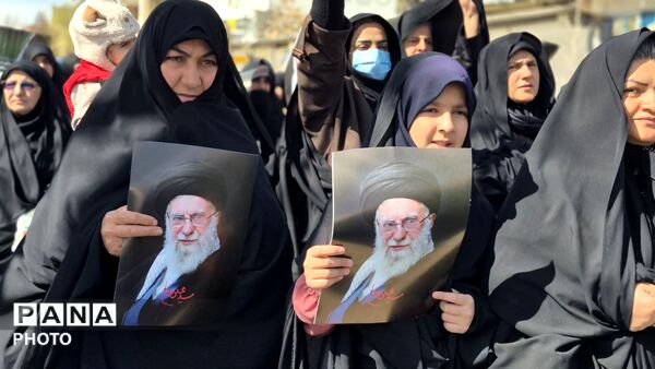 اقامه نماز جمعه و راهپیمایی باشکوه در فارسان 