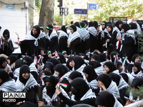 ۳۱۳ هزار جان‌فدا؛ روایت حماسه‌ای که در قاب‌ها ماندگار شد