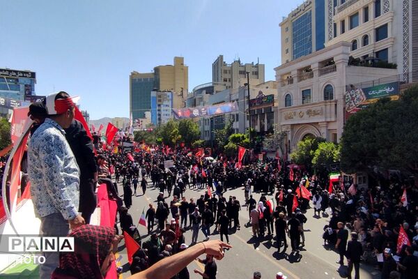  وداع با رهبر شهید در جوار بارگاه رضوی