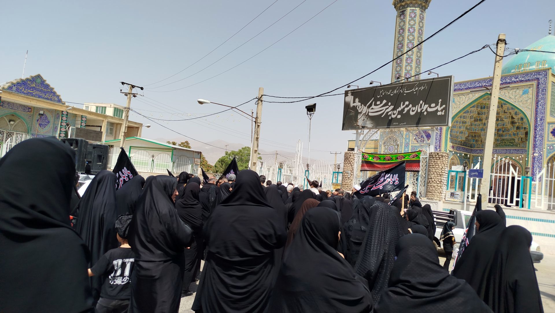 حماسه جاماندگان اربعین در محلات و نیم‌ور؛ تصاویری از عشق و ارادت