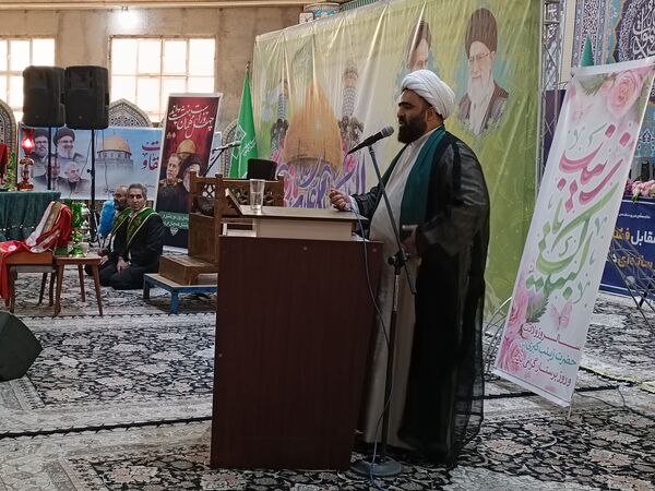اجتماع بانوان مقاومت و تجلیل از همسران جانبازان در مصلی نماز جمعه شهرستان قدس