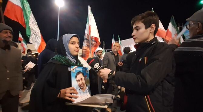 علمداری انقلاب با حضور شبانه در خیابان