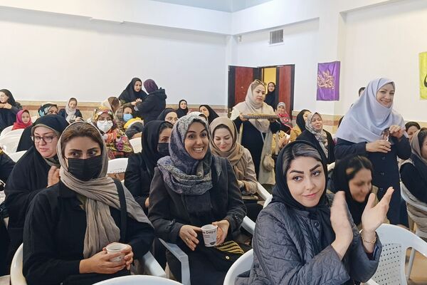جشن میلاد حضرت زهرا (س) و سه شنبه های مهدوی در مدرسه شهید حسین اسماعیلی پردیس