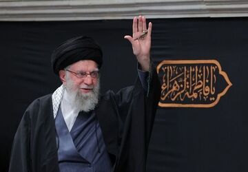 غم از دست دادن یک رهبر بزرگ