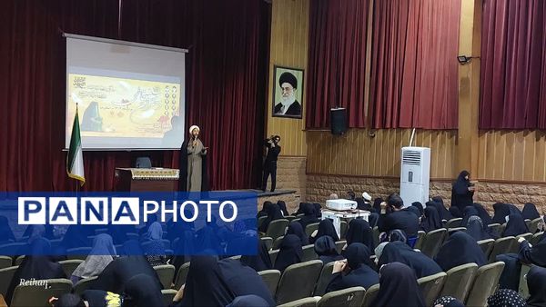 همایش دختران فاطمی در مجتمع فرهنگی نور قم