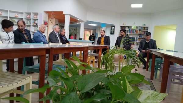 افتتاح کتابخانه سیار روستایی شماره۲ نیشابور باحضورپیشتازان سازمان دانش آموزی درمراسم