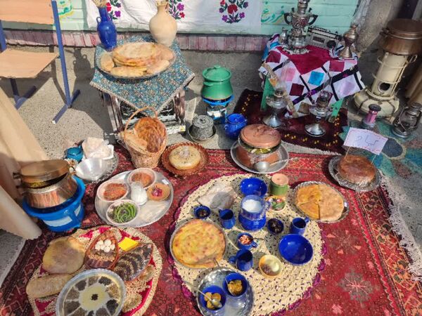 جشنواره غذا در مدرسه مدرس شهرستان چناران